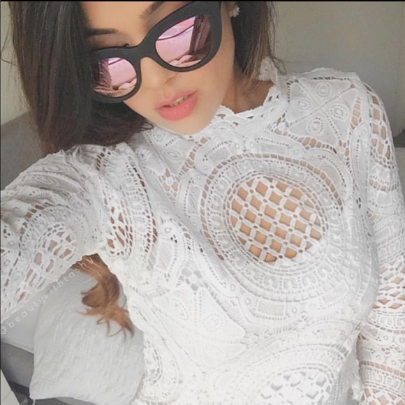 π WHITE FOX LACE CROP TOP π - Picture 4 of 10